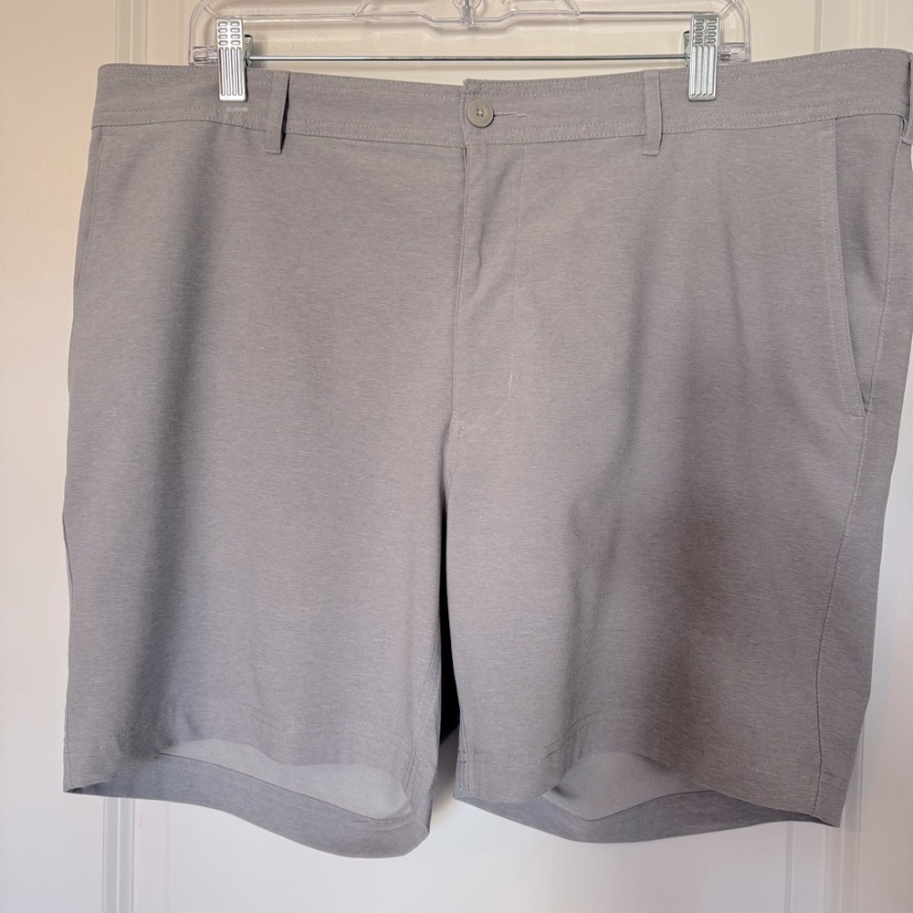 Roundtree & Yorke Performance Men's Gray Shorts 40” Waist